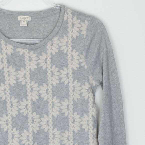 J. Crew Womens Gray 3/4 Sleeve Embroidered Floral Knit Top Size XS Preppy Casual - Picture 2 of 7
